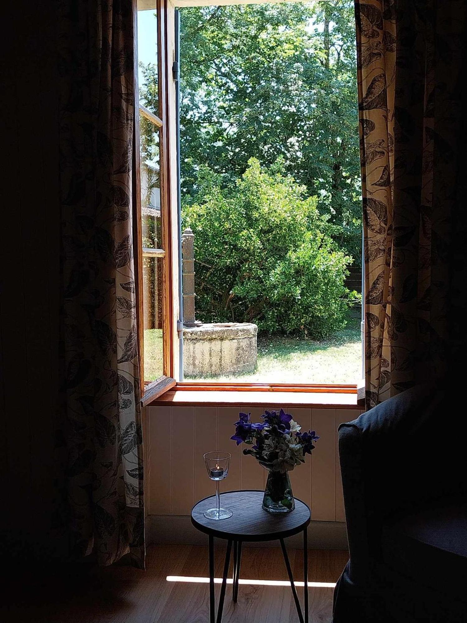 Les Bernus Bed & Breakfast Monfaucon  ภายนอก รูปภาพ